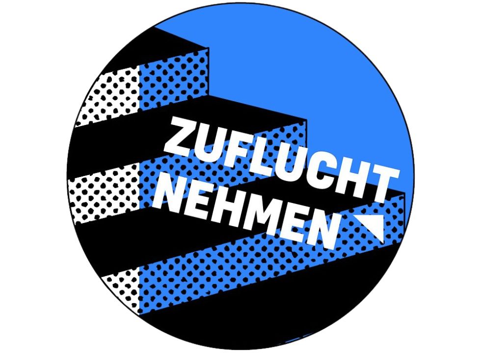 Das Bild zeigt eine runde Grafik. Der Hintergrund zeigt nach oben führende Trteppenstufen in schwarz-weiß, davor steht der Filmtitel "Zuflucht nehmen".